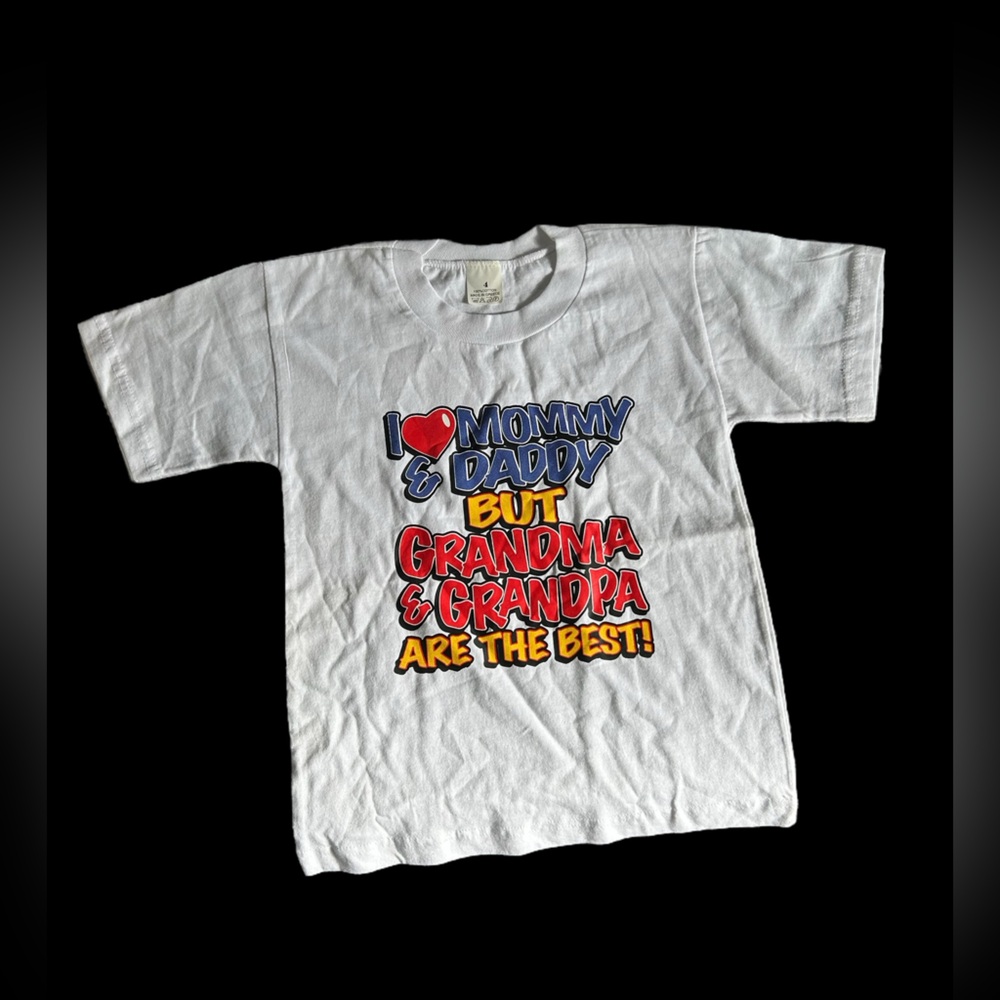 ✨Vintage 90s"I love Mommy and Daddy but grandma and grandpa are the best!" Tee!✨